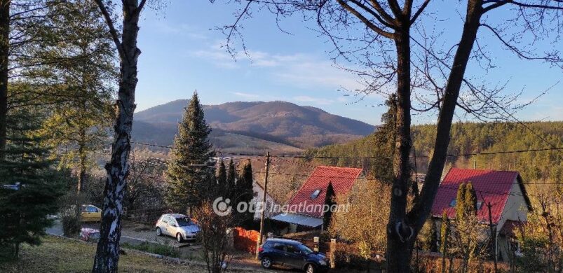 Szinteltolás és kilátás a Karancs hegyre? Kell!