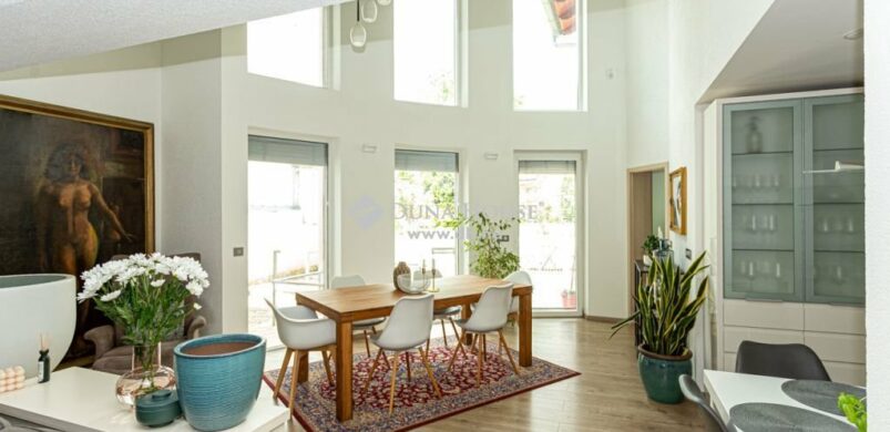 Íme egy 180 milliós, patacsi álomház!