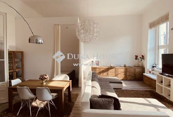 Kilátás az egri Bazilikára és az Érseki Palota barokk kertjére…