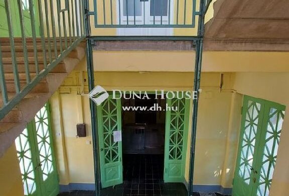 Polgári hangulat 98 nm-en, a szolnoki Táncsics utcában!