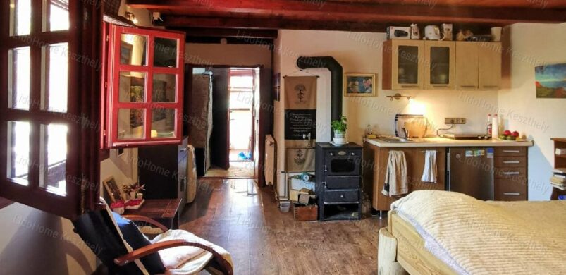 Eladó a Dundee-ranch a balatonberényi szőlőhegyen!