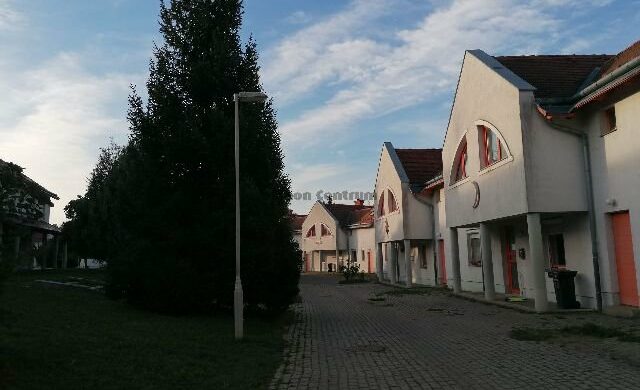 Egy kőszegi ritkaság: 4 hektáros birtok és 19 db épület egyben eladó!