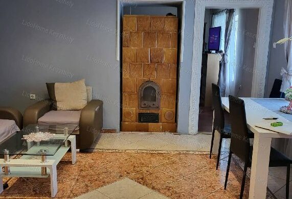 33,5 millióért a Festetics Kastély szomszédjába költözhetünk?