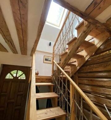 Valódi erdei rönkház és alpesi hangulat Csillebércen? Miért ne? 