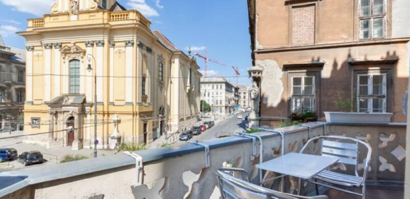 165 millióért lakása lehet Pekáry generális palotájában!