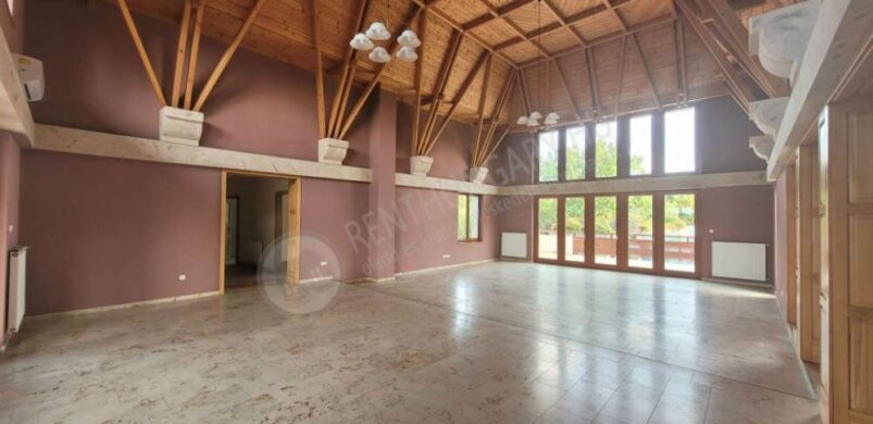 Egy egyedi, stílusos, 517 nm-es ház Hatvanban!