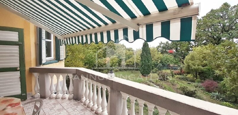 Eladó egy lakás egy balatonfűzfői villában: irány a Nike körút!