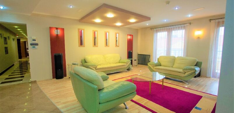 Egy 214 nm-es, belsőépítész által tervezett miskolci lakás!