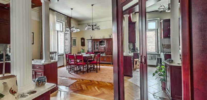 “Dekadens elegancia”: bordó szín és elegáns terek Fehérvár belvárosában!