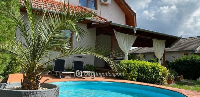 Visszafogott elegancia Martfűn, 120 nm-en