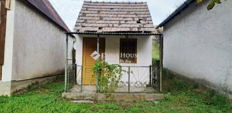 Környe ékköve: Íme Komárom-Esztergom megye legkisebb és legolcsóbb háza!