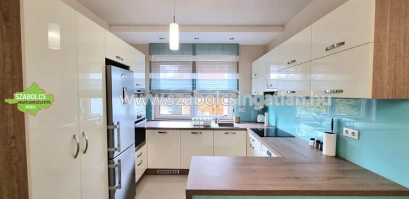 Egy 70 nm-es szépség Nyíregyháza belvárosában!