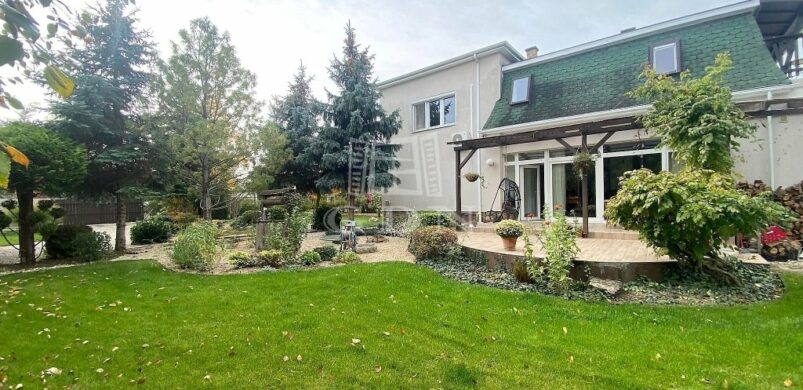 Finom elegancia Agárdon, egy 1940-es években épült villában