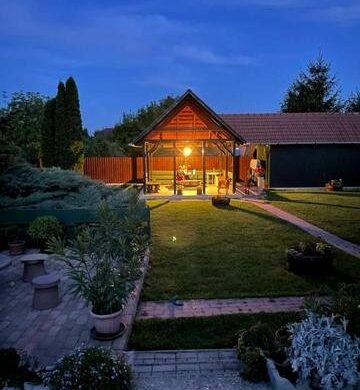 Íme egy tornácos parasztház Egerszalók közepén!