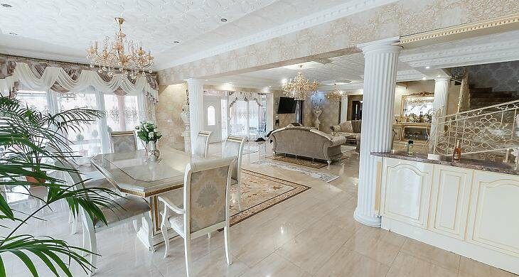 Íme egy közel negyed milliárdos, 7 szobás családi ház Szolnokon!