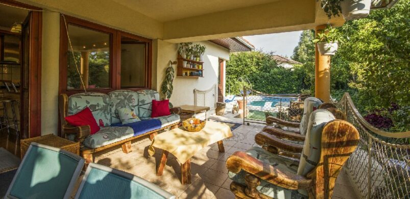 Lennénk gyerekek Törökbálint-Tükörhegyen. Főleg egy 249 milliós házban!