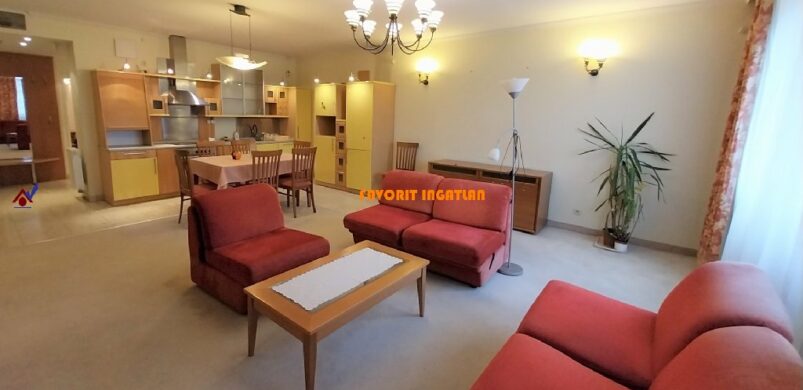 Élet 84 nm-en egy hotelszobára emlékeztető, izgalmas lakásban