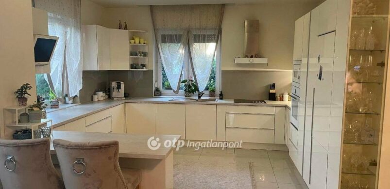 Egy ízlésesen berendezett, nyíregyházi fészek!