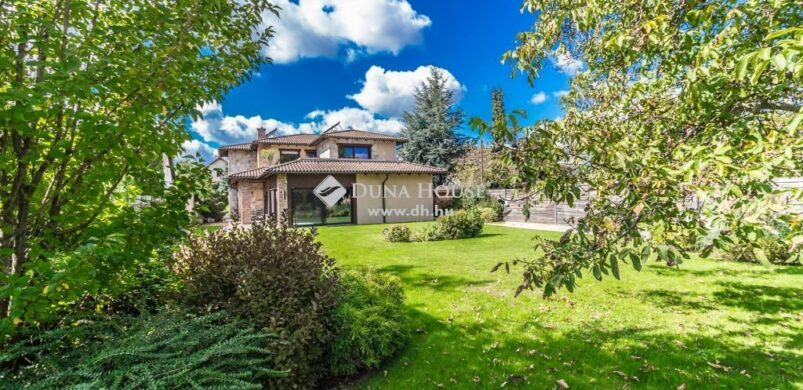 “Álmodozás” jeligére 300 millió forint körül nézegettünk házakat.