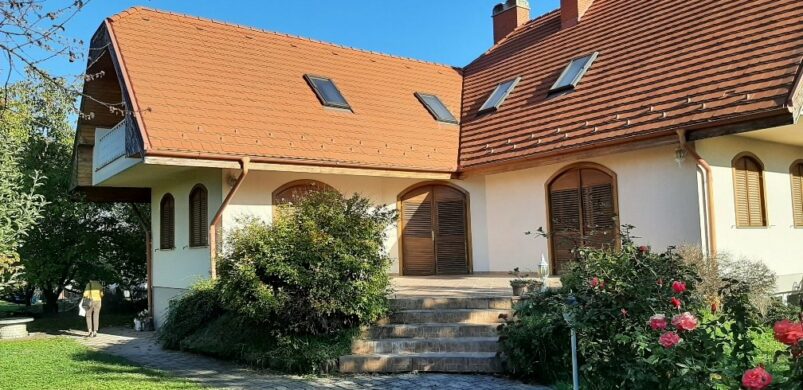 Külföldi tulajdonos = igényes otthon? Lássunk egy agárdi példát!