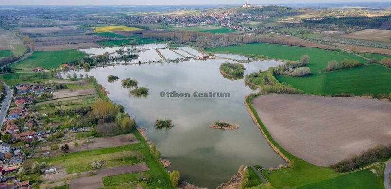 “Hét tó csodája”, avagy íme Pannonhalma legizgalmasabb hirdetése