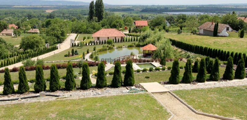 Alsópáhokon is akad több száz milliós villa, nem csak Hévízen!