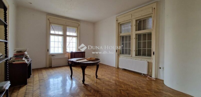 Eladó a tragikusan korán elhunyt Mende Valér egyik villája