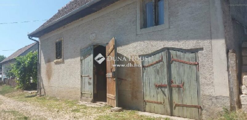 160 éves présberendezéssel kínált pincét kínálnak Etyeken!