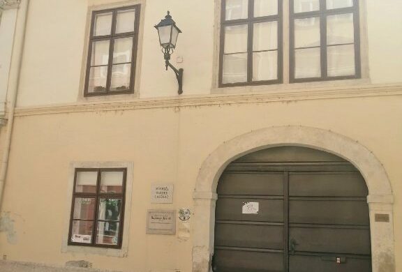 400 éves barokk épületet venne? Sopronban akad!