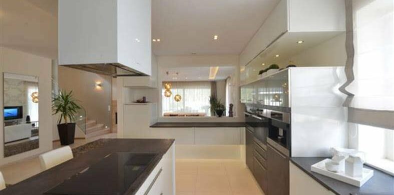 Luxus 379 millióért, 220 nm-en: ámuljon velünk Nyulas egyik otthonán!