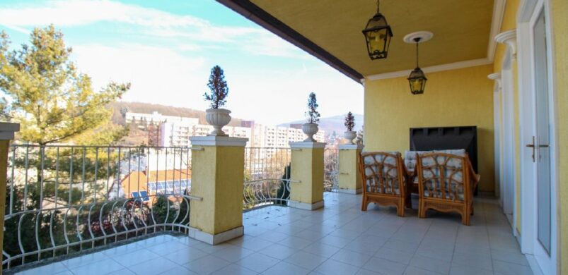 Salgótarjánban ilyen egy nagypolgári életérzést sugárzó ikerház!