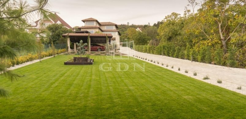 449 milliós tétel: íme a Balaton egyik legszebb villája