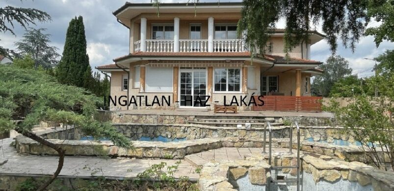 Legyen saját halastava, szökőkúttal