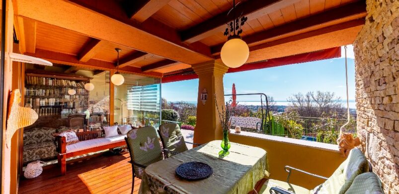 Mit tud ez a csopaki ház 325 millióért? 