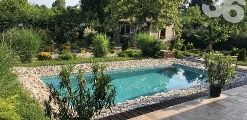 Tíz szoba, egy teniszpálya és rengeteg extra