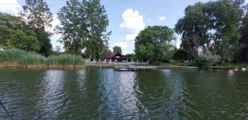 Eladó egy apartmanház a “stégek városában”