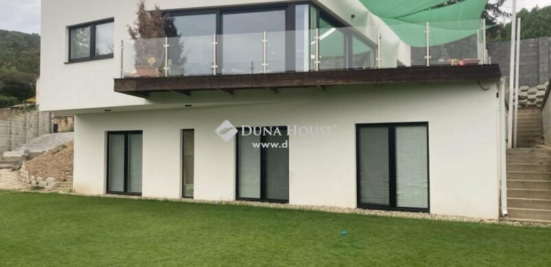 Pécs Mecsekoldalon eladó egy trendi okosotthon