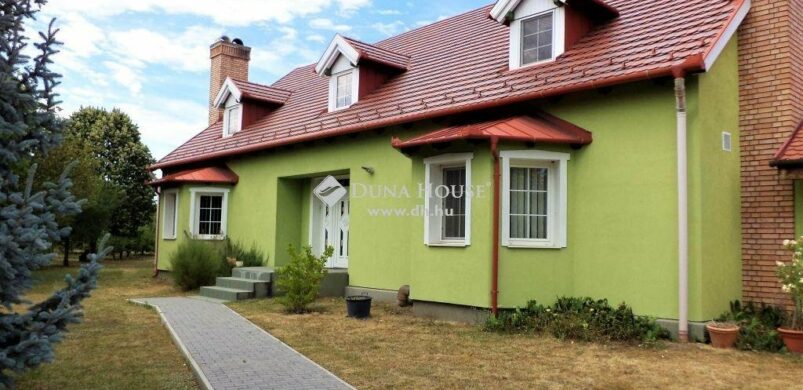 Csodás kúria a Velencei-tó közelében