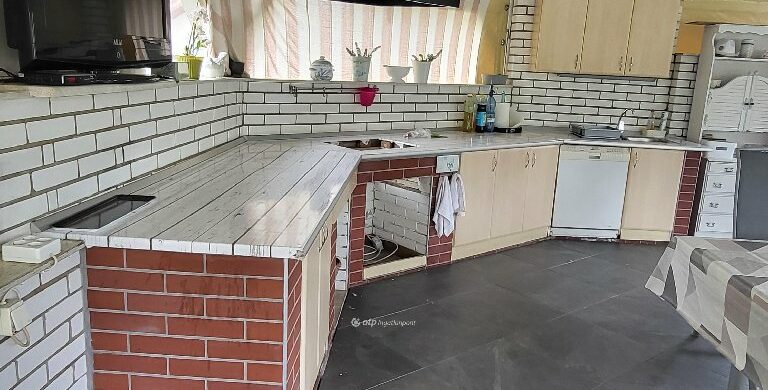 Pazar privát birodalom Debrecenben