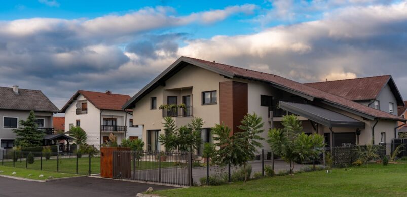 Csendben átírják a lakáspiacot: már nem a tégla a nyerő – brutális tempóban törnek előre a könnyűszerkezetes házak